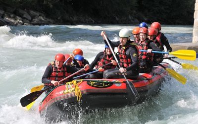 PERALATAN RAFTING : KUNCI KESELAMATAN DAN KENYAMANAN